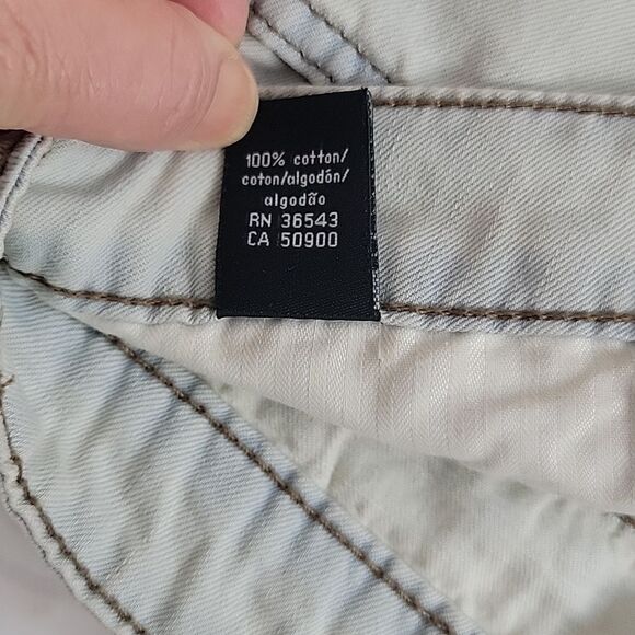 Calvin Klein lightwash jean shorts Women's Size 10 - Picture 9 of 12